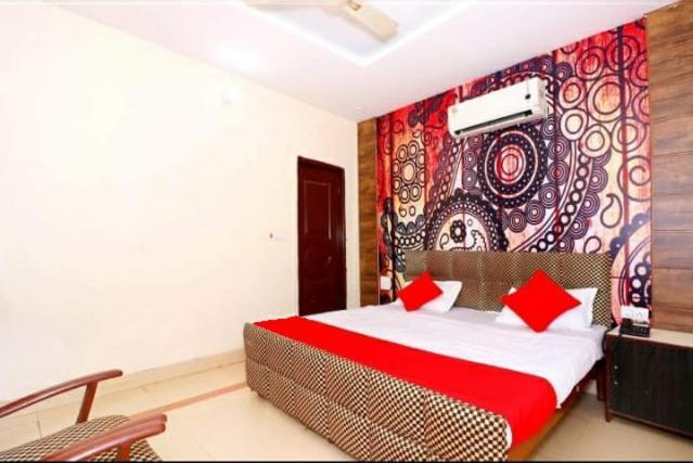 Hotel Mehak Kapurthala Town Buitenkant foto