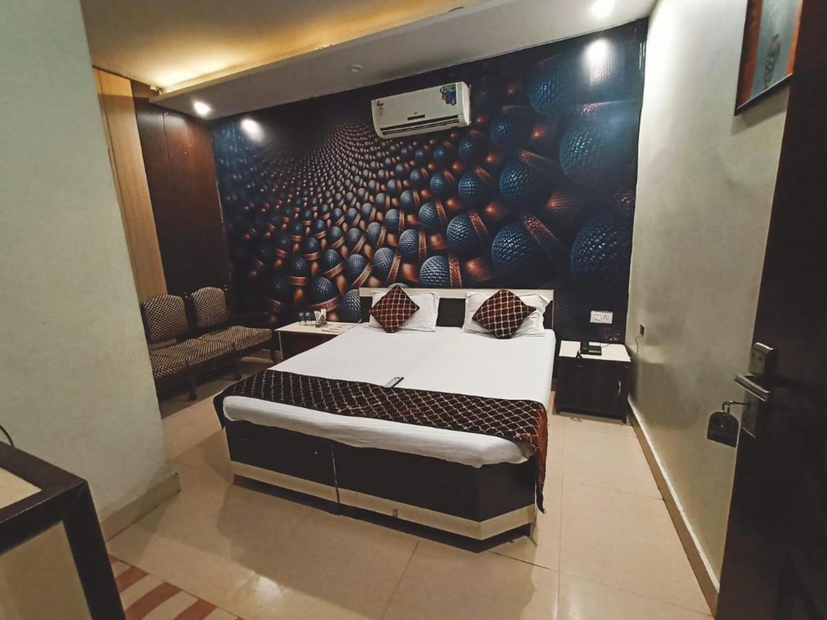 Hotel Mehak Kapurthala Town Buitenkant foto