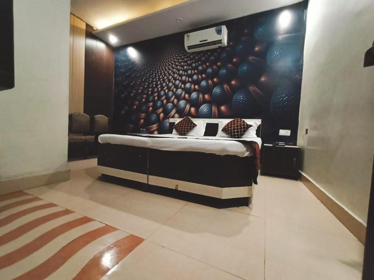 Hotel Mehak Kapurthala Town Buitenkant foto